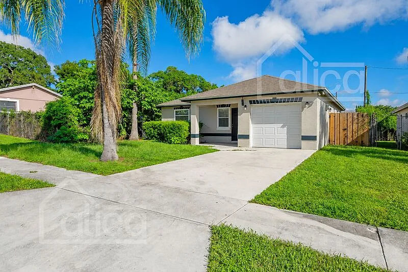 3 bed, 2.0 bath, 1572 sqft, $2,810 — Photo 1