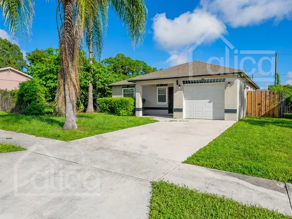 742 W 6th St, Riviera Beach, FL 33404