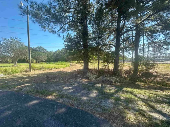 Acadian Dr, Jennings, LA 70546