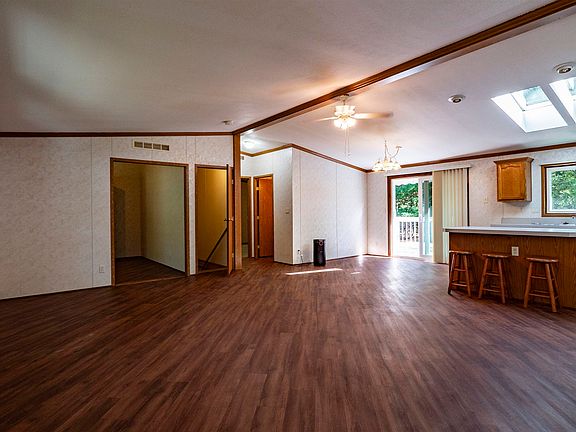 5th image of 3340 Jackson Ave