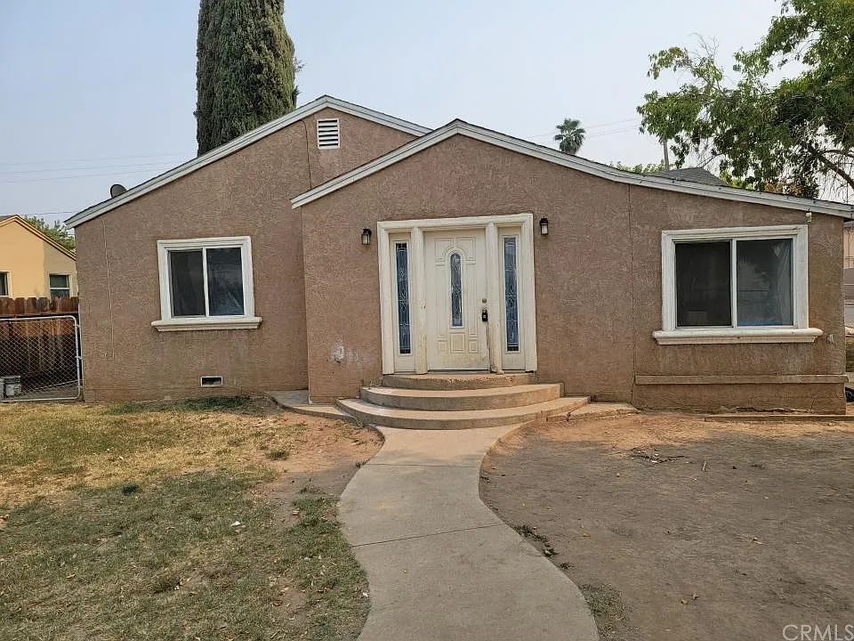1640 Laurel Ave photo 1