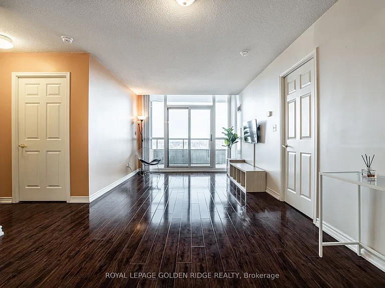 18 Spring Garden Ave #1506 — Photo 2