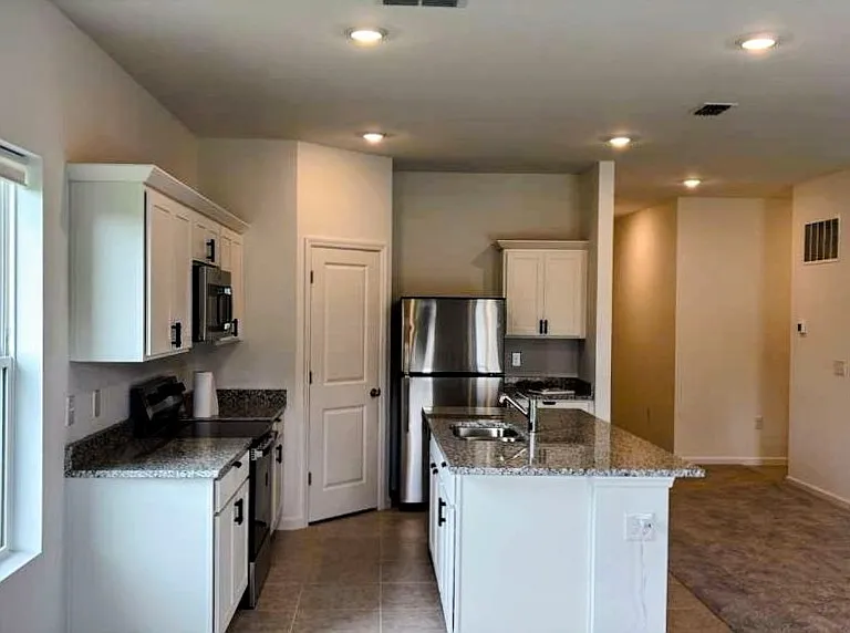 2449 Grey Hawk Dr — Photo 4