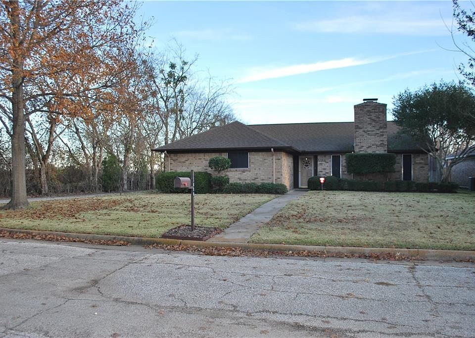 1st image of 1808 Westgate Dr