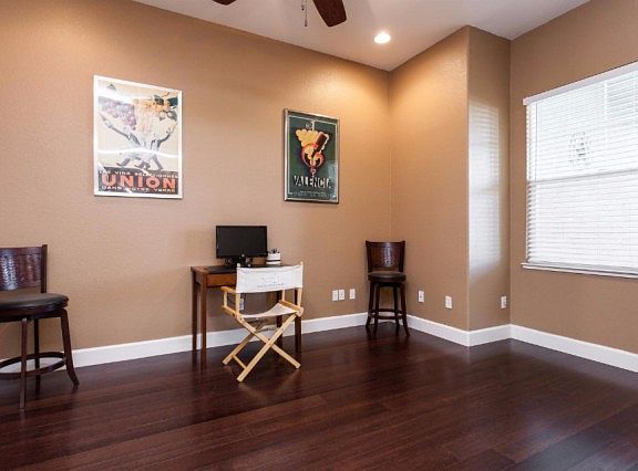 3rd image of 3645 Goldenstar St
