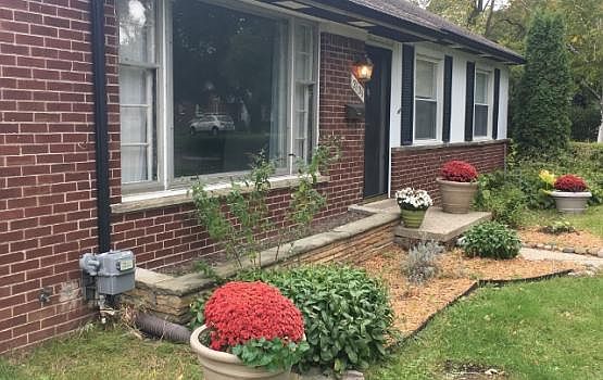 2nd image of 3838 Ravena Ave