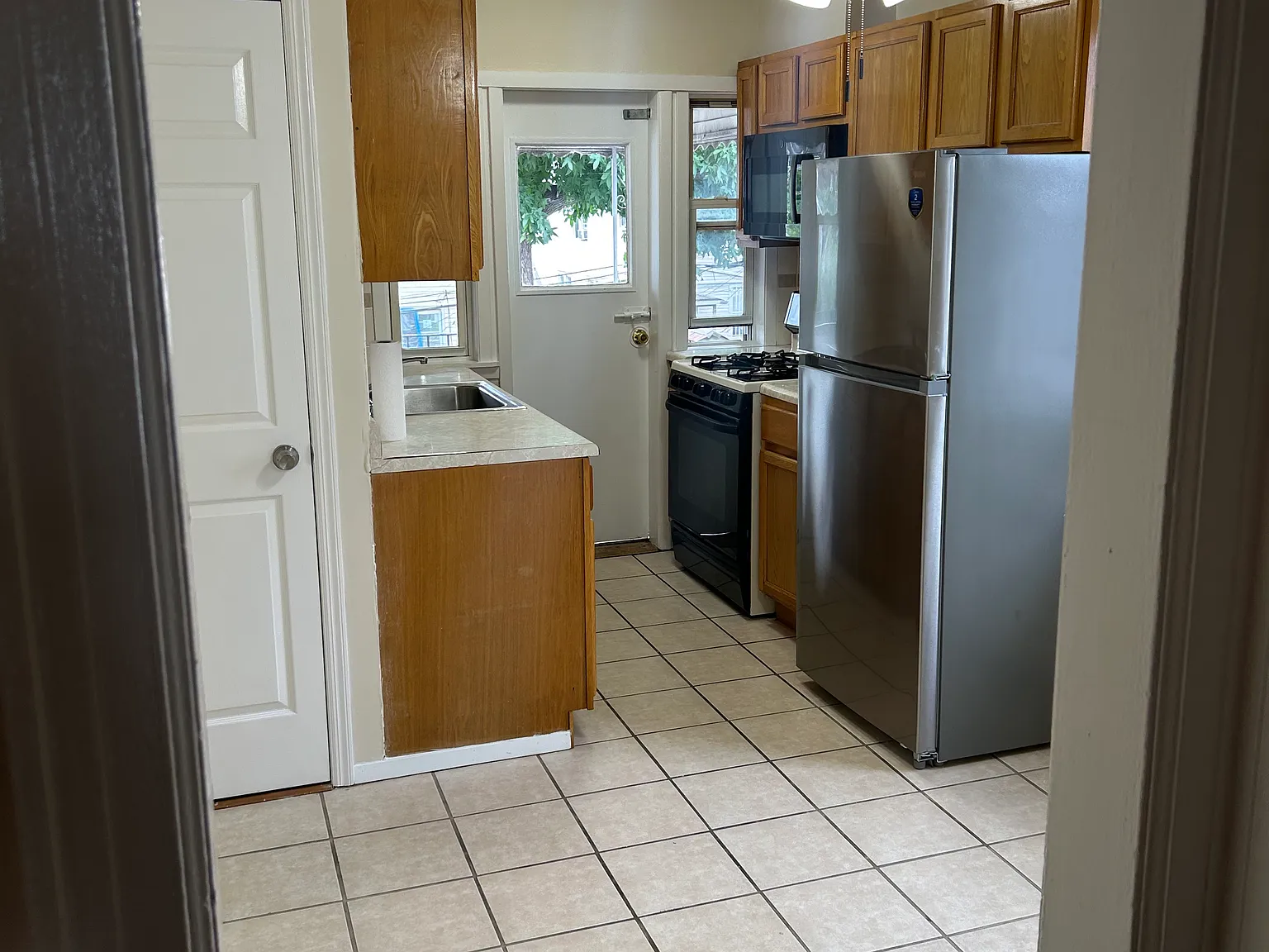 3 bed, $2,900 — Photo 1