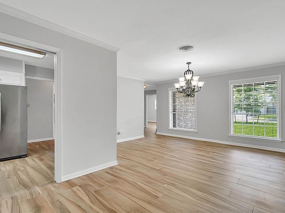 5th image of 442 Mignon Ln