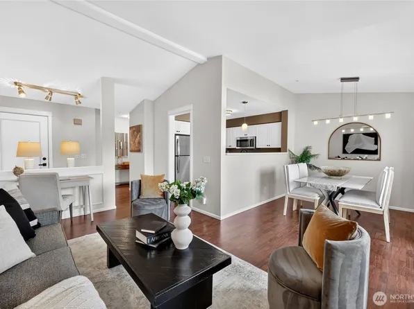 15150 140th Way SE #T302, Renton, WA 98058