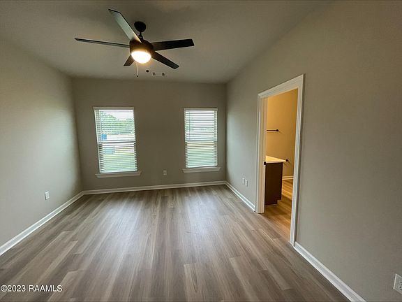 4th image of 101 Lightbourne Dr