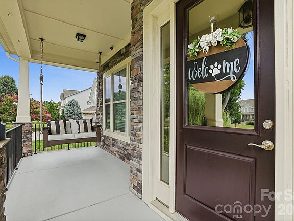4th image of 142 Farm Knoll Way