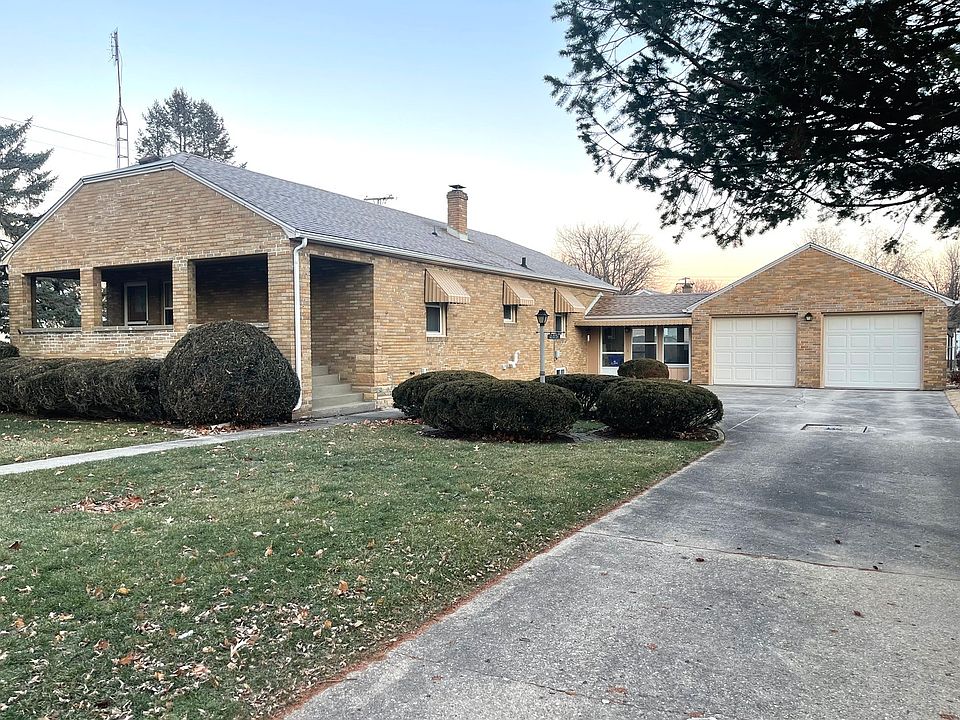 2nd image of 205 Roosevelt Rd