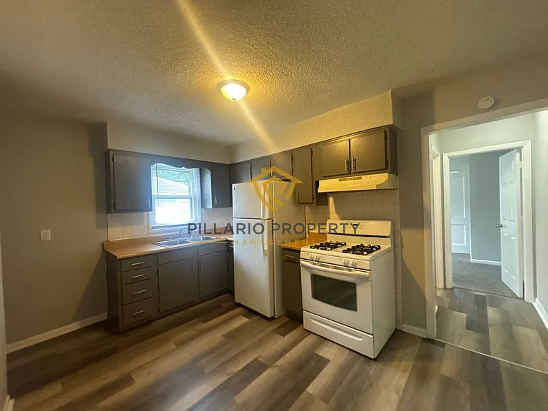 3536-3538 N Parker Ave — Photo 2