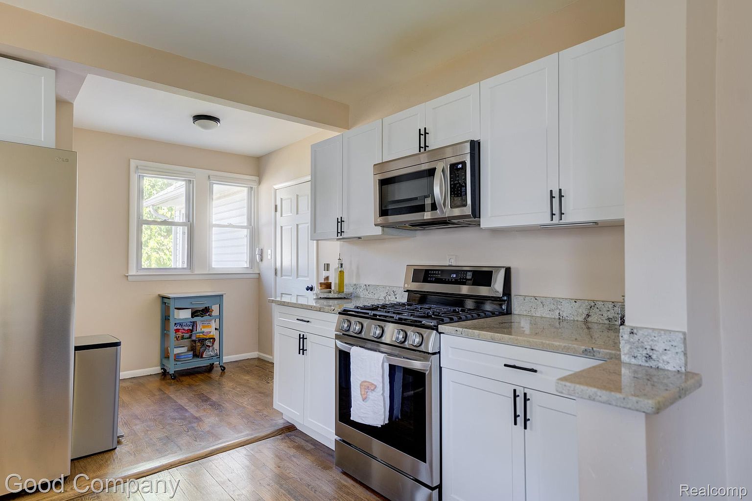 215 E Hazelhurst St, photo 13