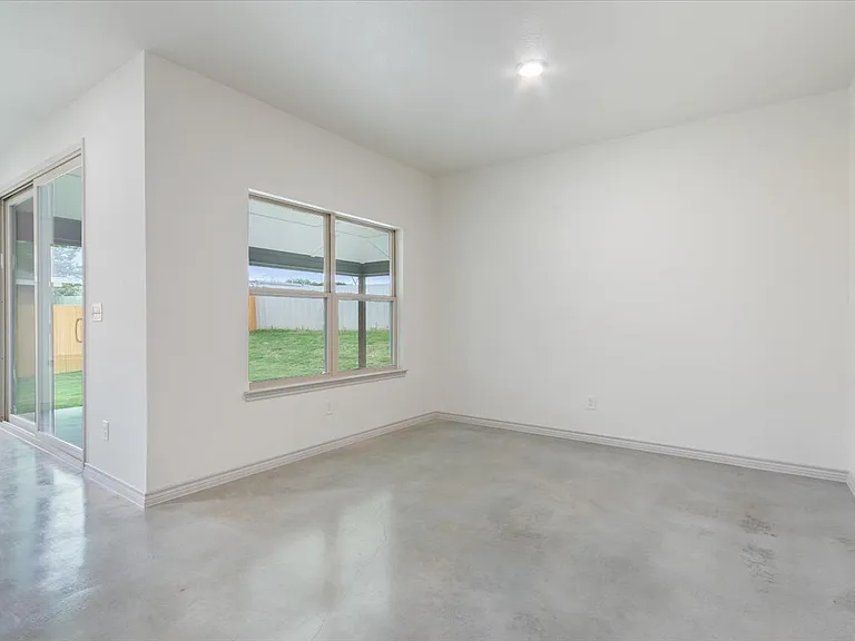 797 Freedom Cir — Photo 10