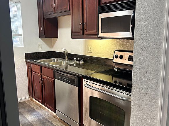 3rd image of 5252 Orange Ave Unit 611