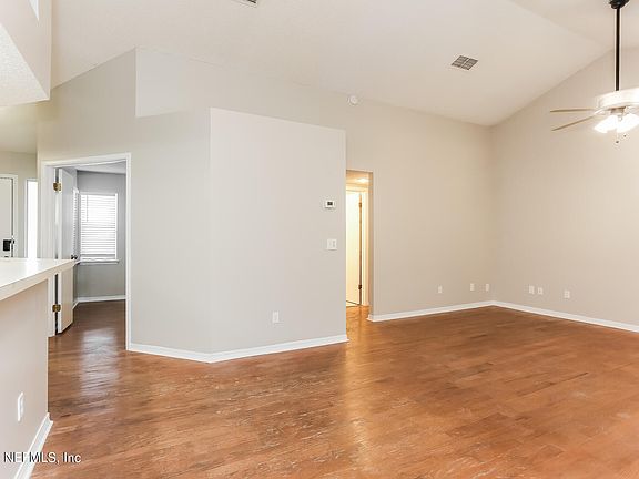 5th image of 8040 MACAULAY Court
