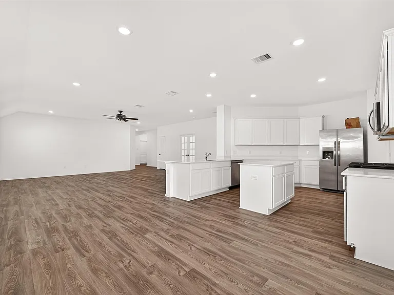 22215 Scarlino Dr — Photo 7