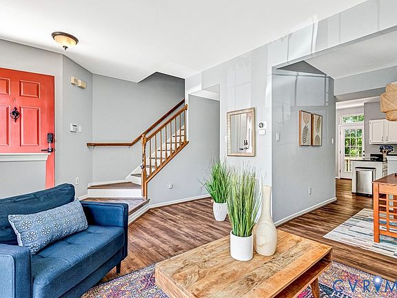 4th image of 2939 Queensland Dr