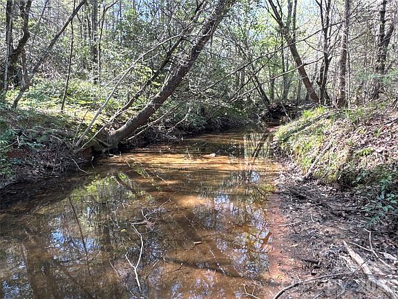 5th image of 4017 Piney Rd