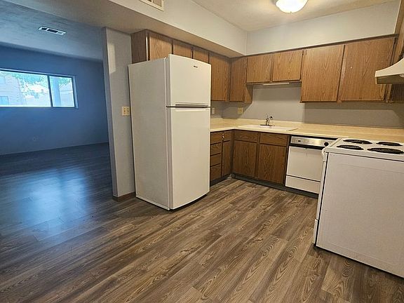 2nd image of 5101 25th Avenue Ct APT 1