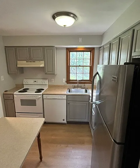 412 Anawanda Ave — Photo 2