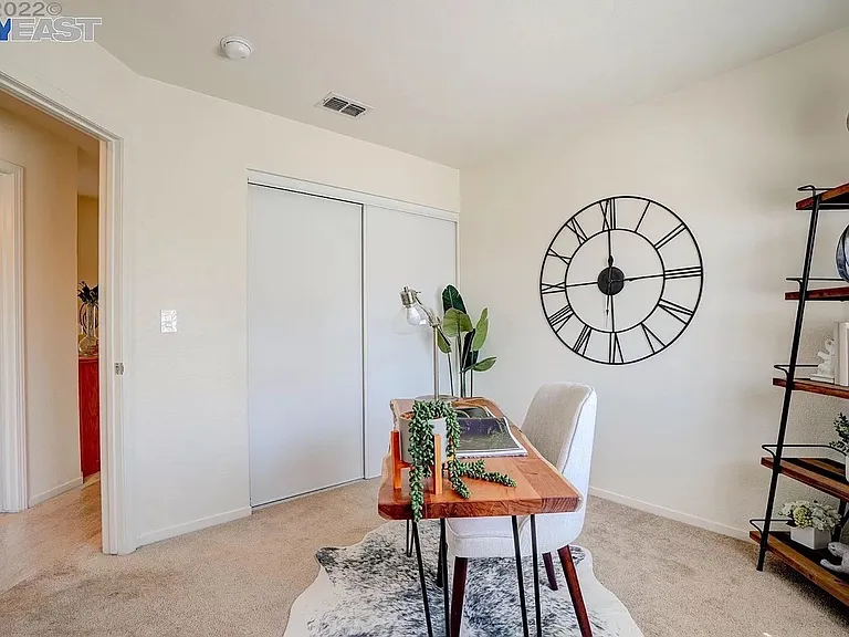 203 Swan Ct #203 — Photo 31