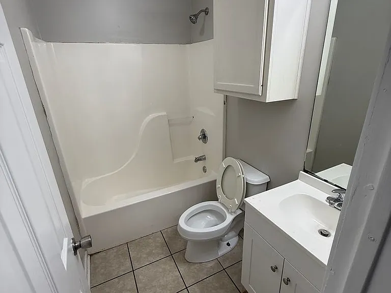 1315 Louisville St — Photo 9