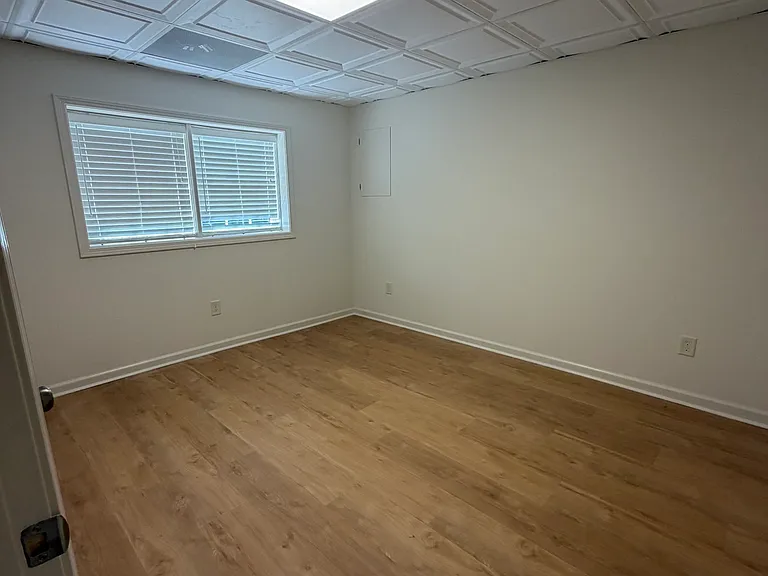 402 Skyline Dr — Photo 23