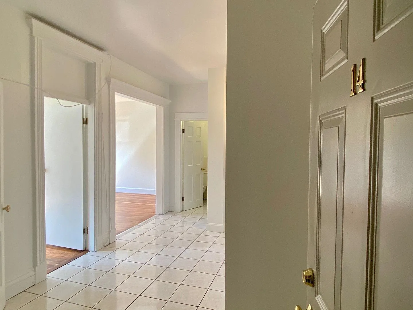 Large, sunny 2 bed unit in a prime location in Allston. — Photo 2