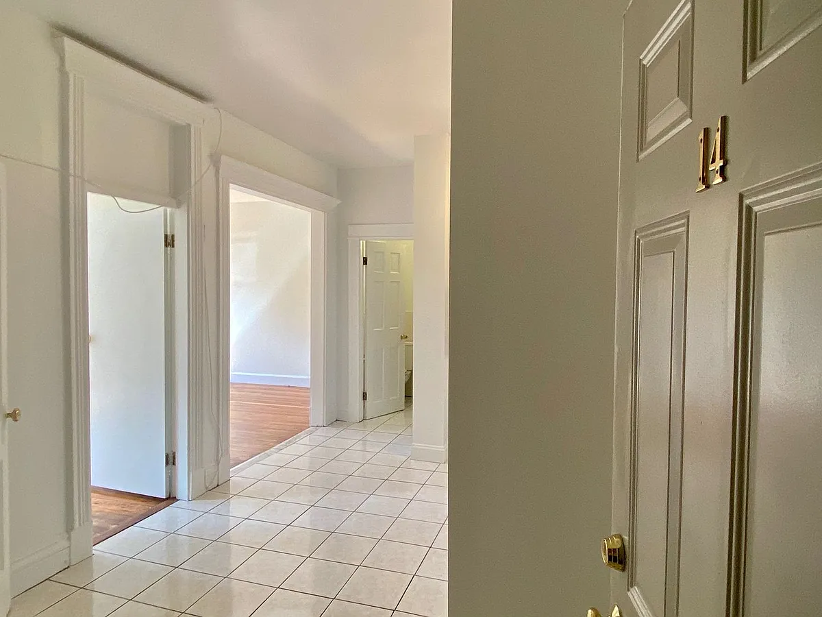 Building Photo - 1290 Commonwealth Ave #2D