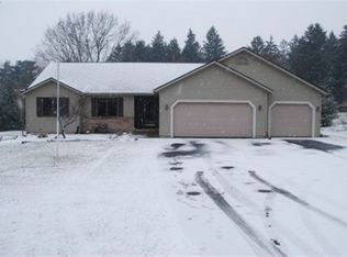 W5530 Gema Dr, Pardeeville, WI 53954