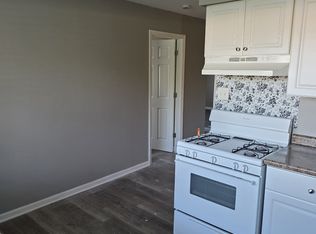 215 S Hale St APT 3A, Addison, IL 60101