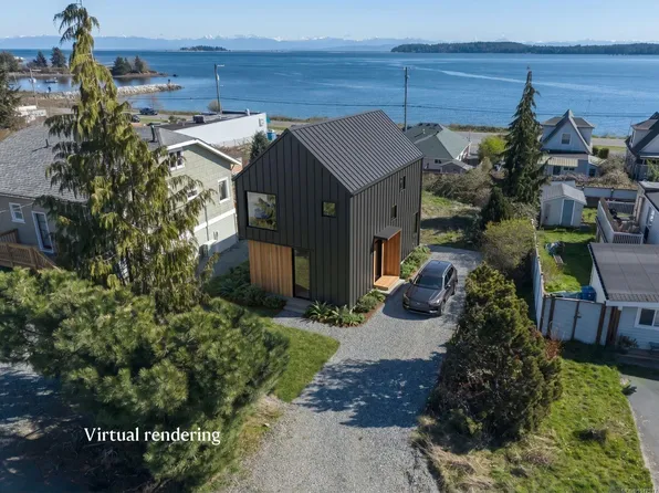 5570 Horne St, Union Bay, BC V0R 3B0