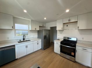 5713 Kester Ave, Van Nuys, CA 91411