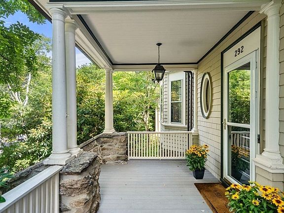 3rd image of 292 Clinton Rd