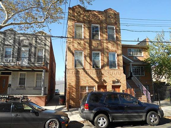 4th image of 586 Snediker Ave