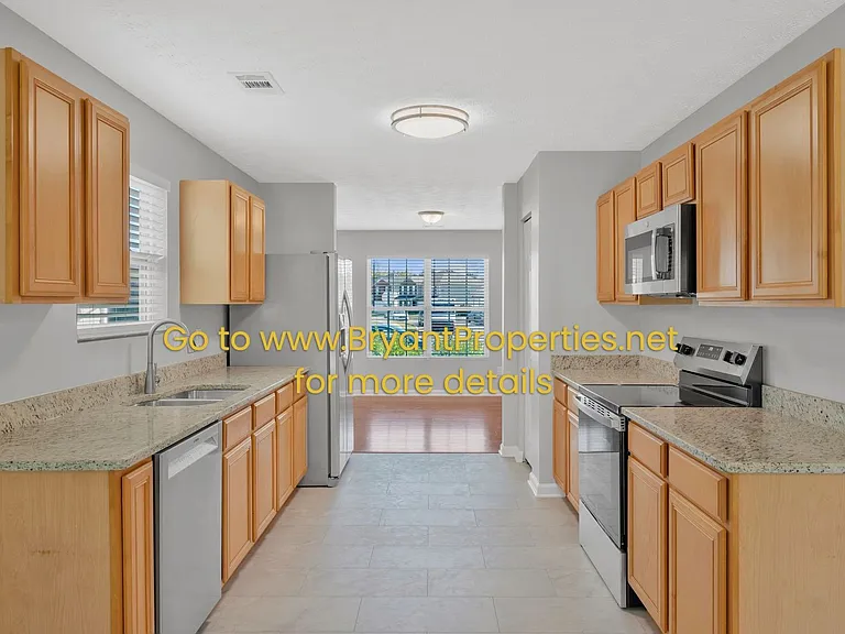 2872 Creekbend Dr — Photo 10