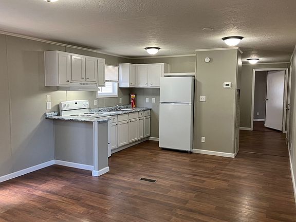 2nd image of 151 Juniper Dr #151