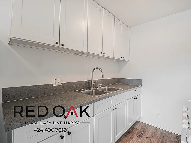 252 E 79th St #252 — Photo 9