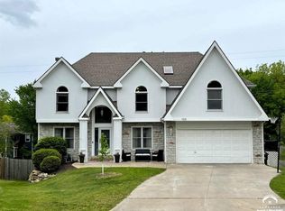 1105 Stone Meadows Dr, Lawrence, KS 66049