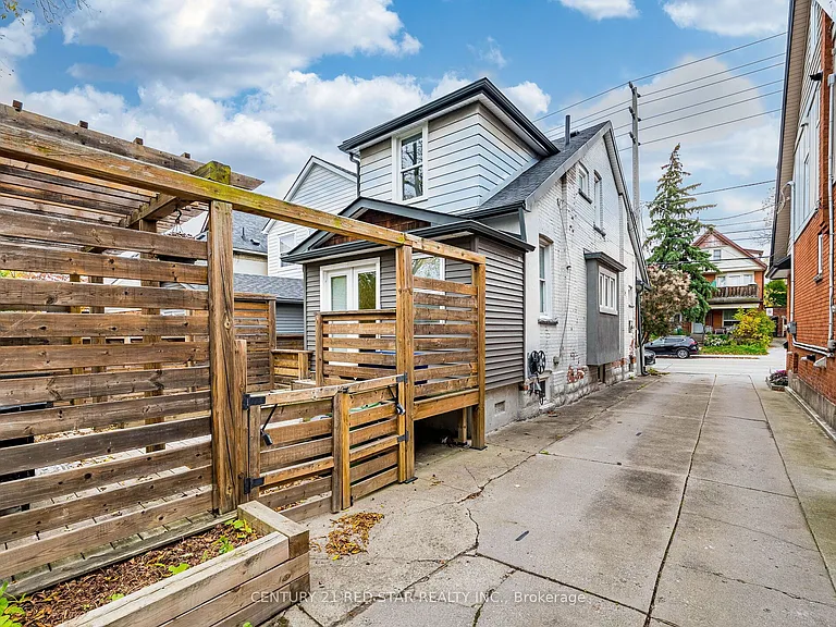 458 Dundurn St S — Photo 49