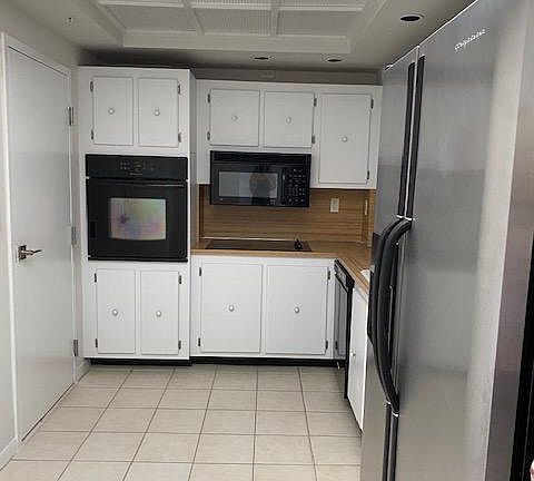 5th image of 90 Edgewater Dr APT 903