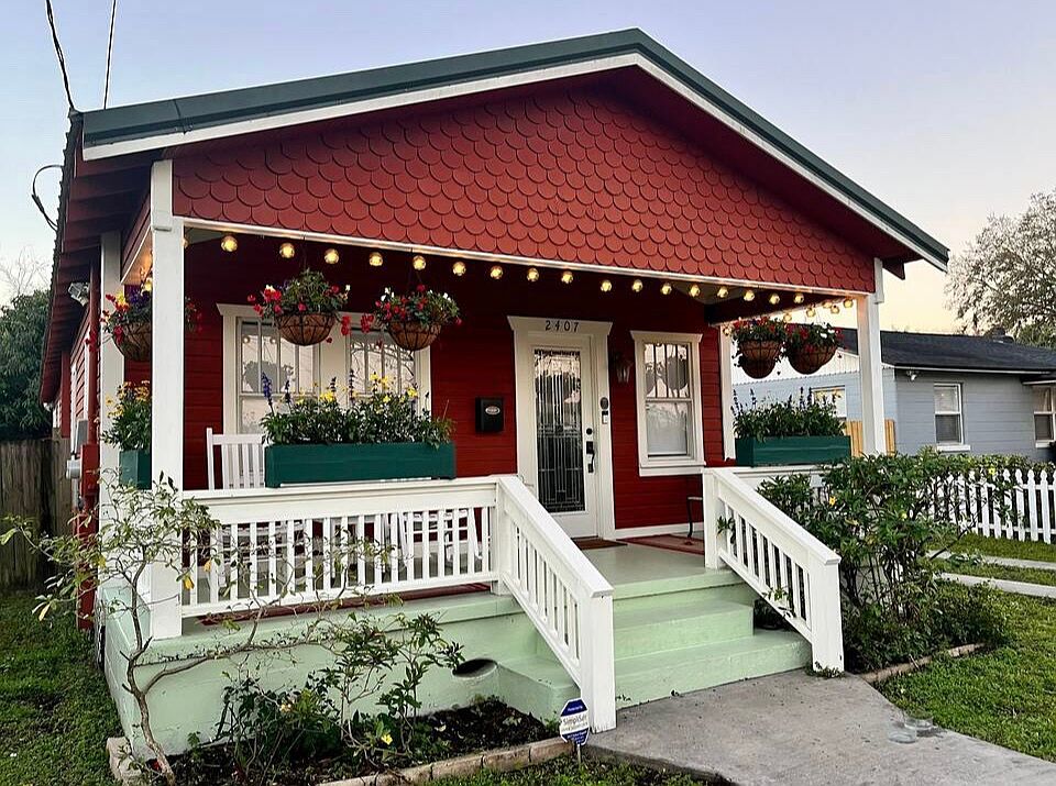 1st image of 2407 E 10th Ave
