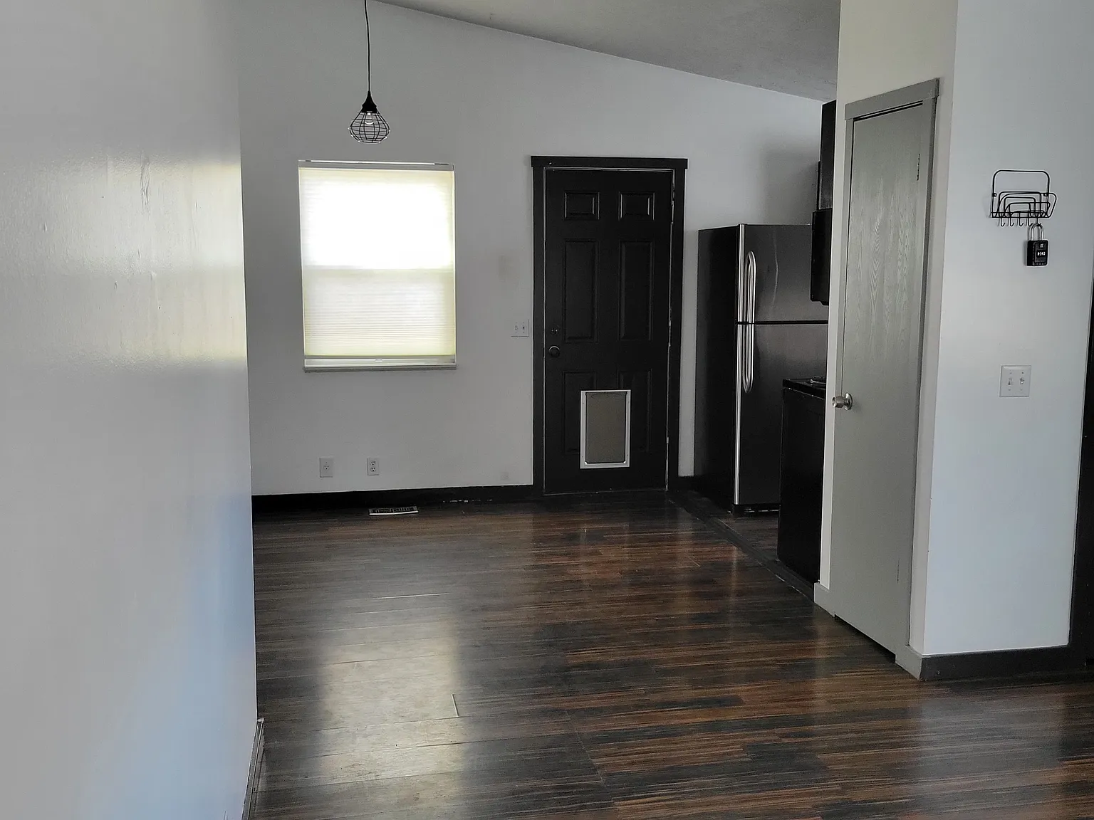 2 bed, 747 sqft, $1,900 — Photo 4