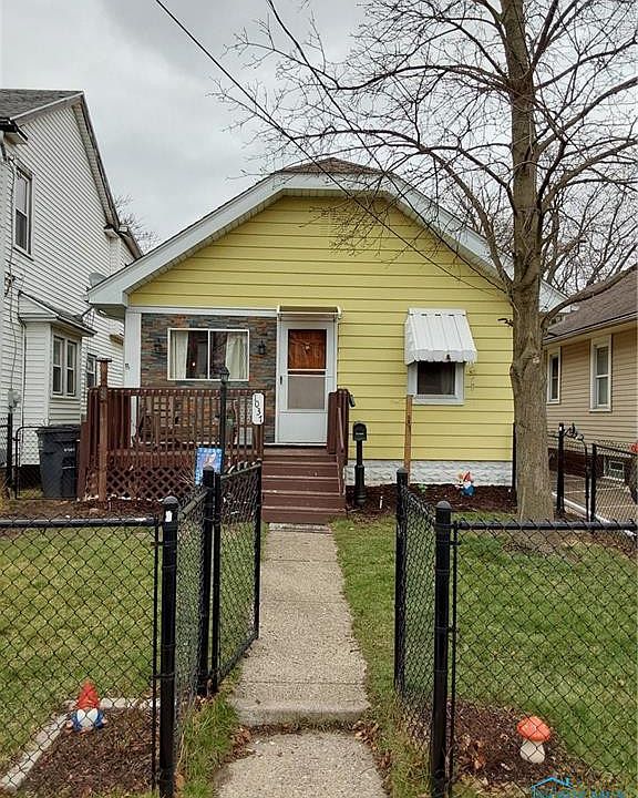 1st image of 1037 National Ave