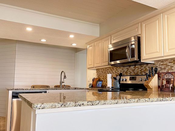 5th image of 425 Bay Shore Dr Unit 18