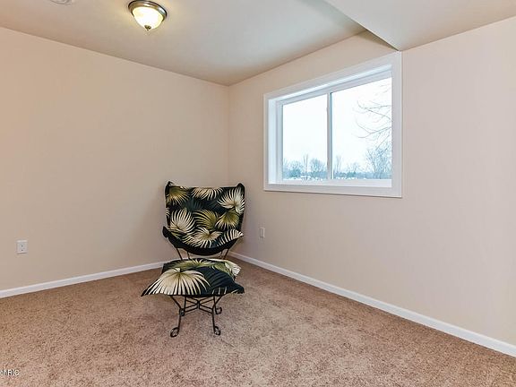 5th image of 9643 Scotsmoor Ct SE