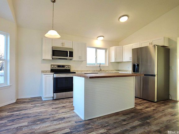 5th image of 618 W National Ave