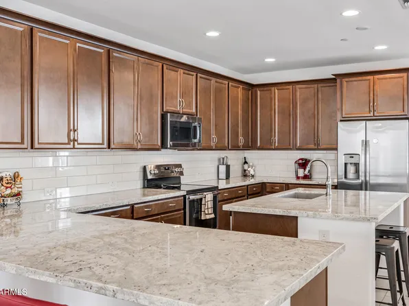 1743 E BRIDGEPORT Parkway, Gilbert, AZ 85295